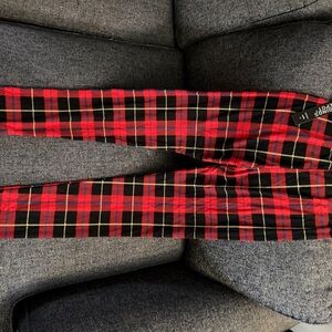 Leggings Depot Vibrant Red and Black Checkered Leggings